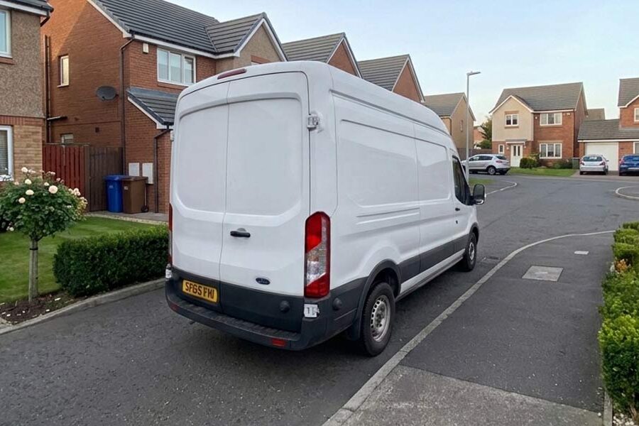 A Beginner’s Guide to Driving a Large Van for the First Time