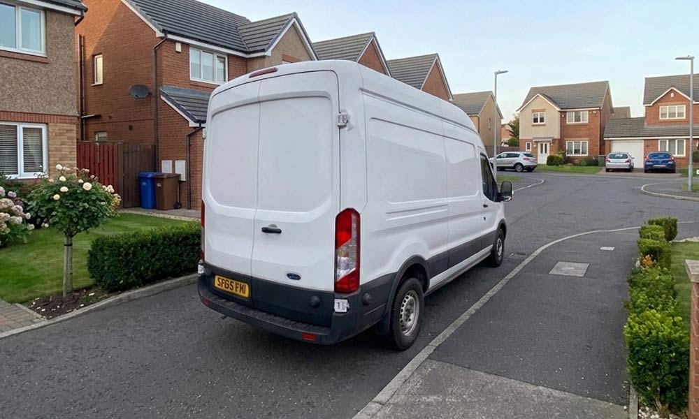 A Beginner’s Guide to Driving a Large Van for the First Time
